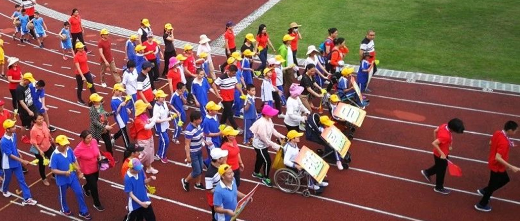 为爱行动 · 2003网站太阳集团走进特殊学堂，温暖孩子青春梦