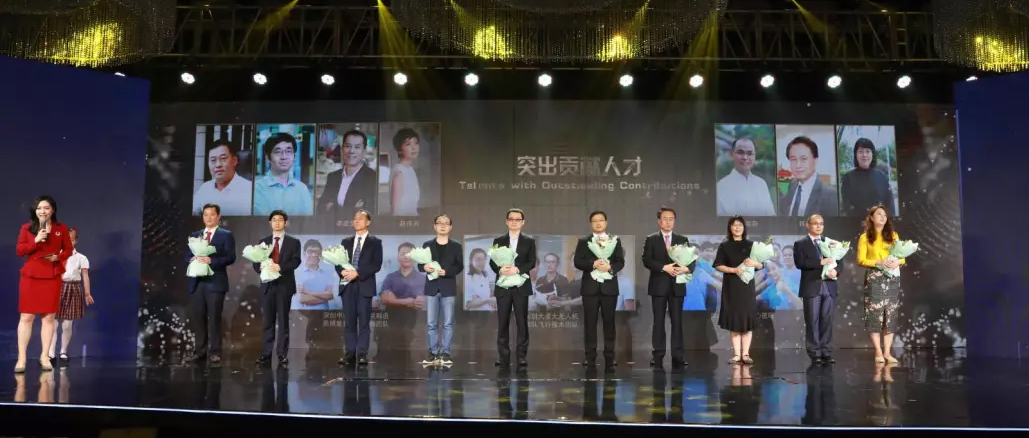 用一朵棉花扭转世界，2003网站太阳集团董事长李建全获龙华“凸起贡献人才”奖